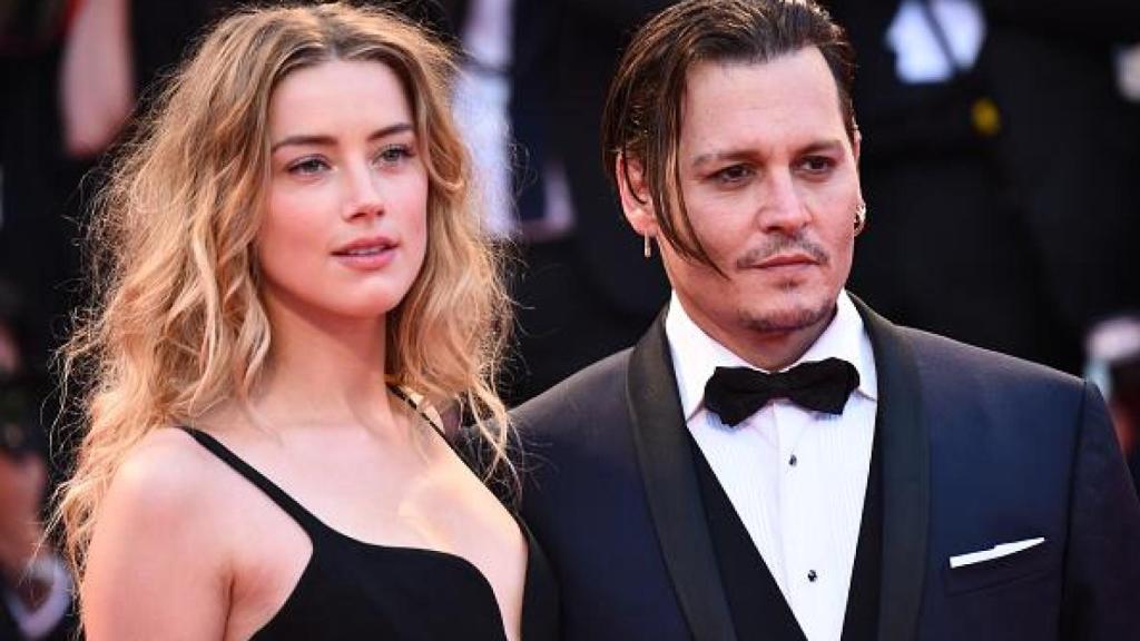 Amber Heard y Johnny Deep en 2015.