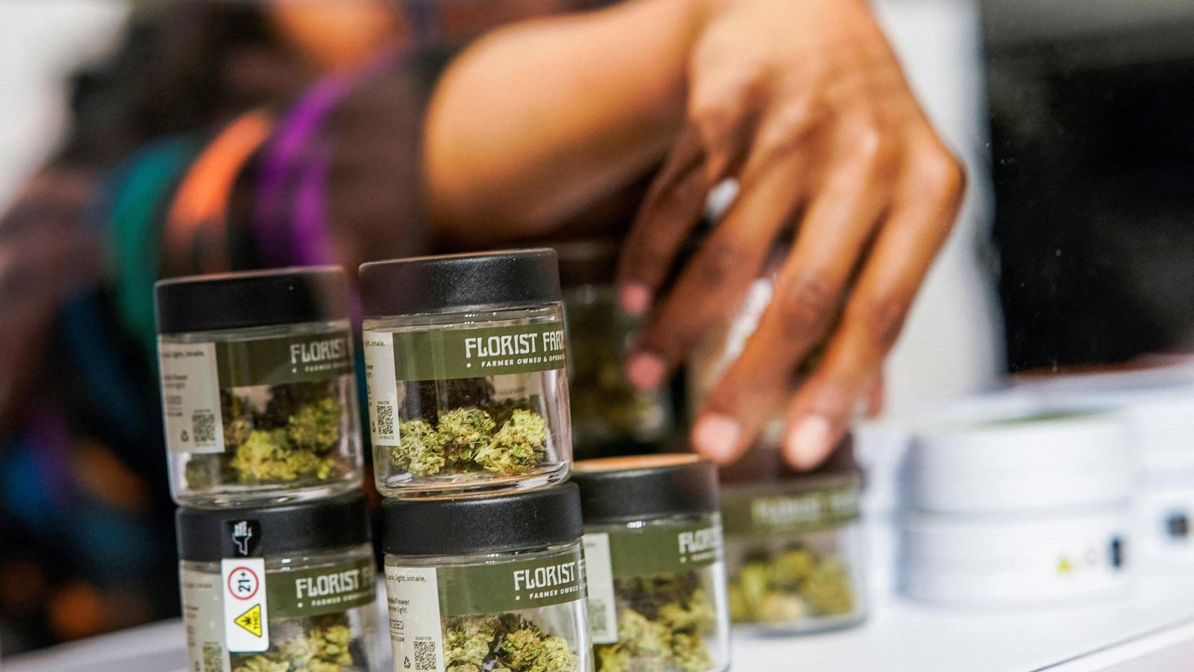 EEUU reclasifica la marihuana medicinal.