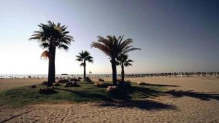 Imagen de archivo de la playa de los Álamos, en Torremolinos.