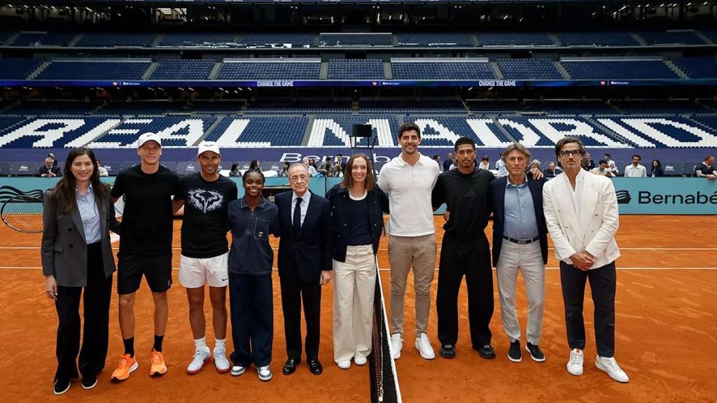 Florentino Pérez, junto a Nadal, Sinner, Światek, Courtois, Bellingham, Linda Caicedo, Feliciano López y Garbiñe Muguruza.