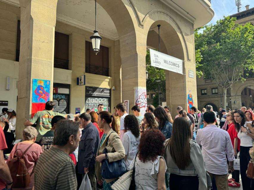 Ambiente en el Día del Libro de Zaragoza.