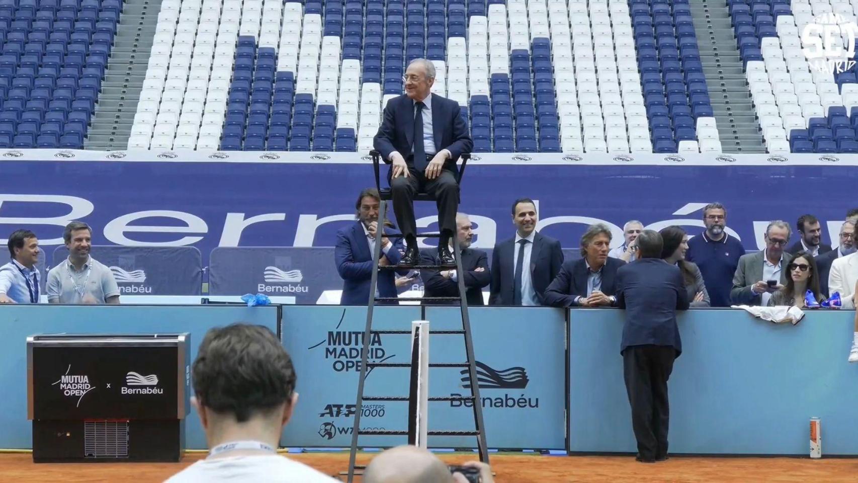 Florentino Pérez, presente en la inauguración de la pista de tenis en el Bernabéu.