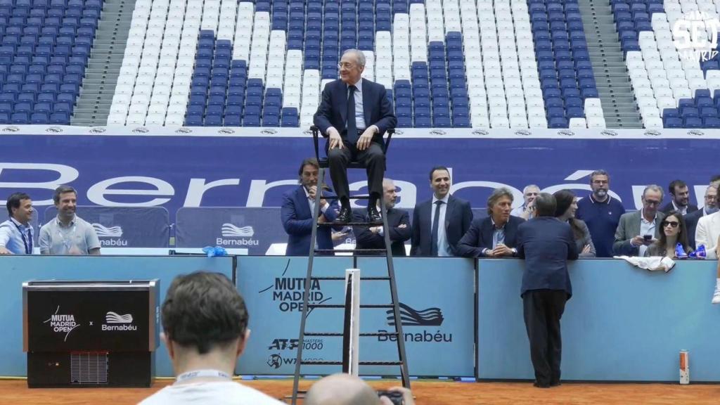 Florentino Pérez, presente en la inauguración de la pista de tenis en el Bernabéu.