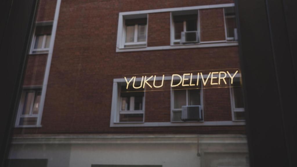 Yuku cuenta con delivery.