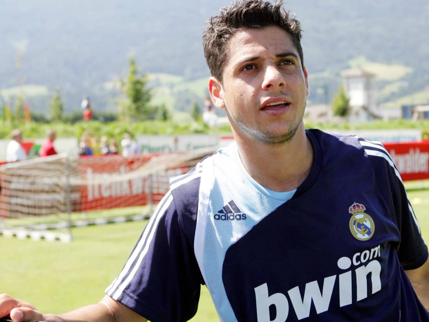 Cicinho, durante un entrenamiento con el Real Madrid.