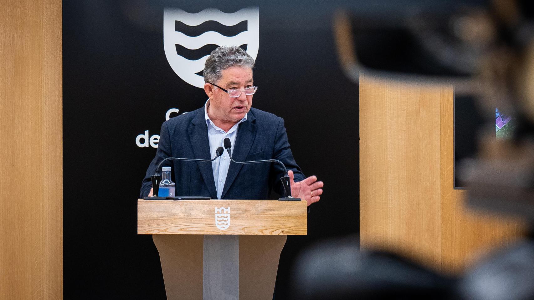 El alcalde de Pontevedra, Miguel Anxo Fernández Lores, en rueda de prensa