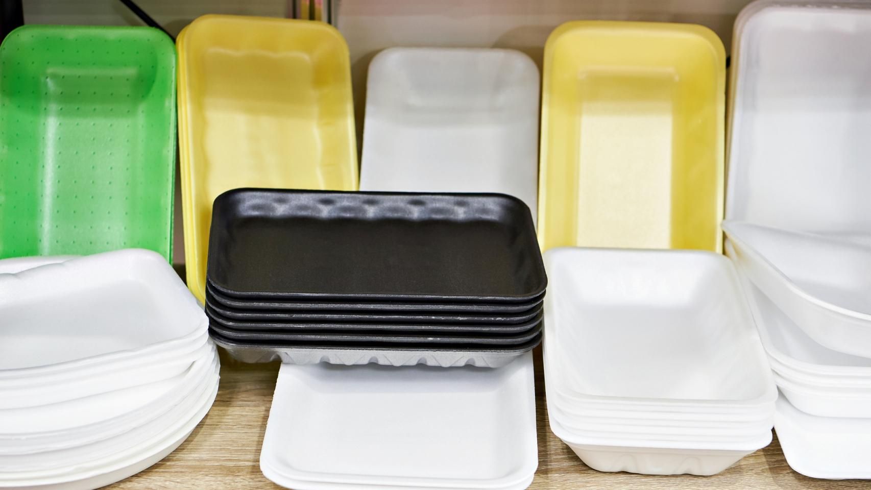 Distintos envases de plástico para vender alimentos