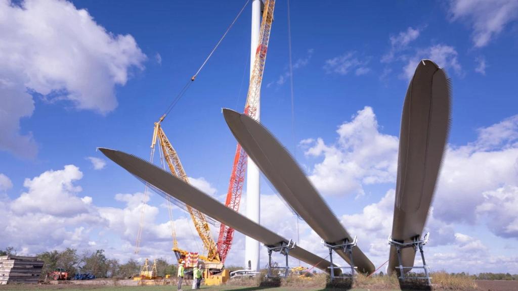 Instalación de una turbina eólica en Ucrania