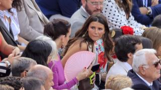 Tana Rivera estuvo presente en la plaza de toros de La Maestranza de Sevilla, donde Roca Rey sufrió una grave cogida el pasado jueves, 23 de abril.