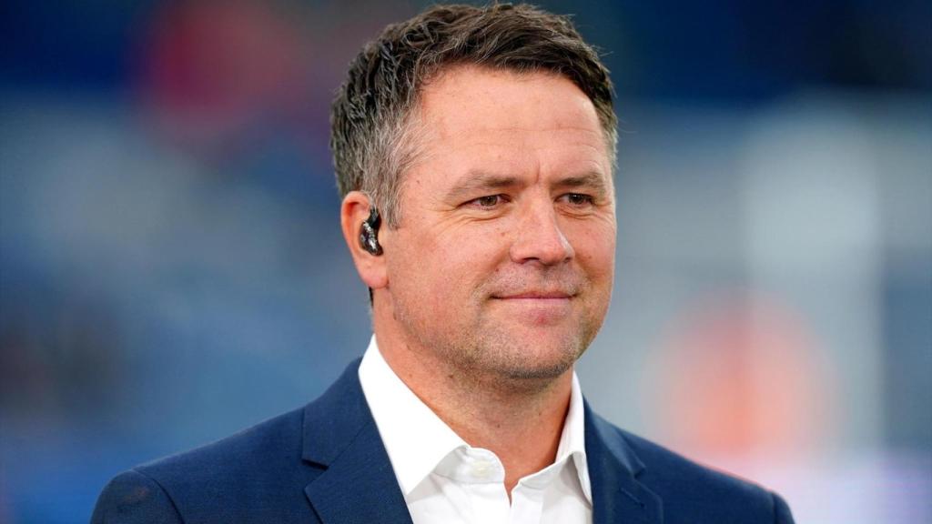 Michael Owen durante un partido como comentarista.
