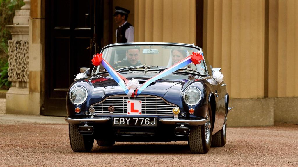 Kate Middleton llegando en un Rolls Royce el día de su boda.