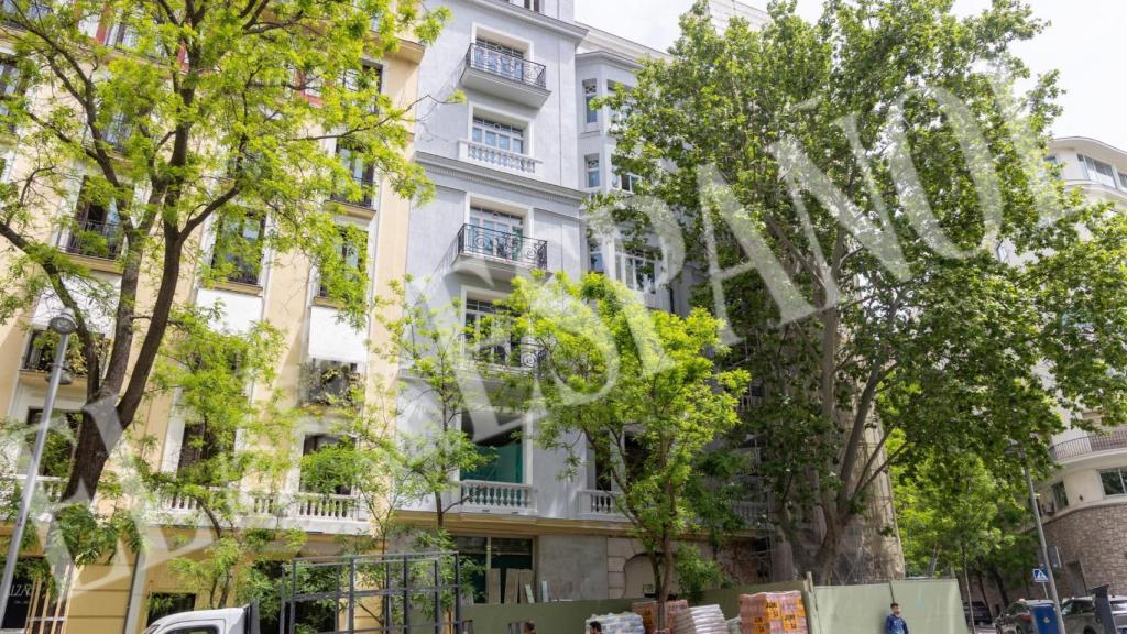 Dos bisnietos de Franco son los promotores de un exclusivo edificio de seis viviendas de lujo en la capital.