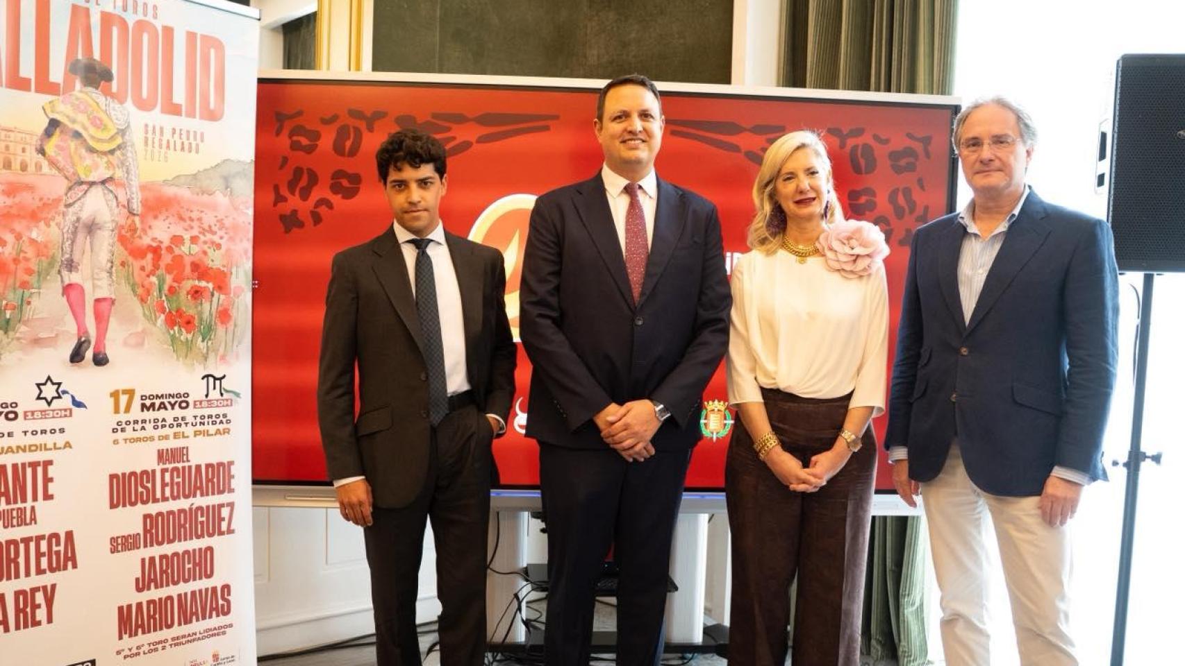 La concejala de Educación y Cultura del Ayuntamiento de Valladolid, Irene Carvajal, durante la presentación en Sevilla de la Feria de San Pedro Regalado, este viernes