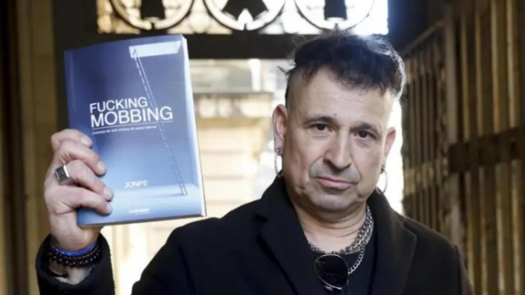 El docente Jon Perurena, durante el juicio.