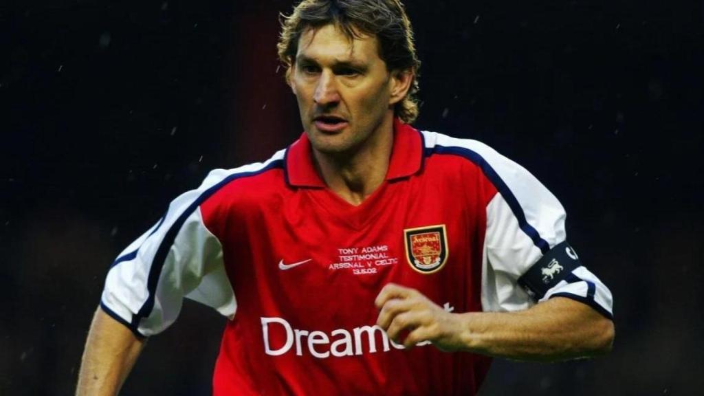 Tony Adams, leyenda del Arsenal.