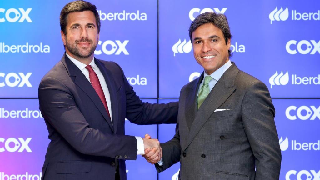 Enrique Riquelme, presidente ejecutivo de Cox, junto con David Mesonero, director de Desarrollo Corporativo de Iberdrola.
