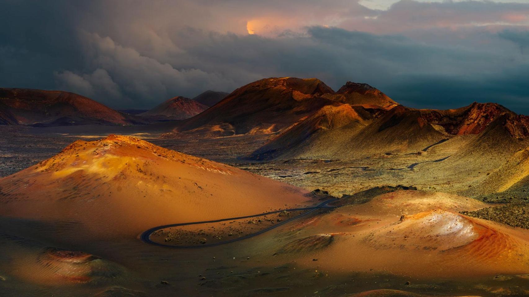 Parece Islandia, pero es España: la joya volcánica con paisajes de otro planeta que te transportan al centro de la Tierra