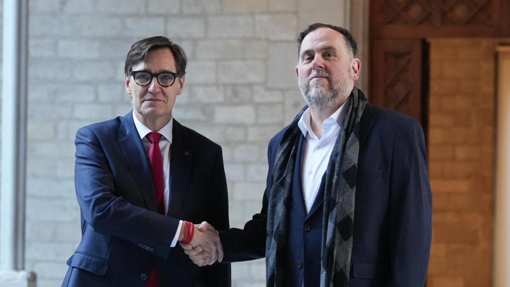 Salvador Illa y Oriol Junqueras, el pasado mes de enero en la Generalitat, cuando sellaron su acuerdo sobre el nuevo modelo de financiación.