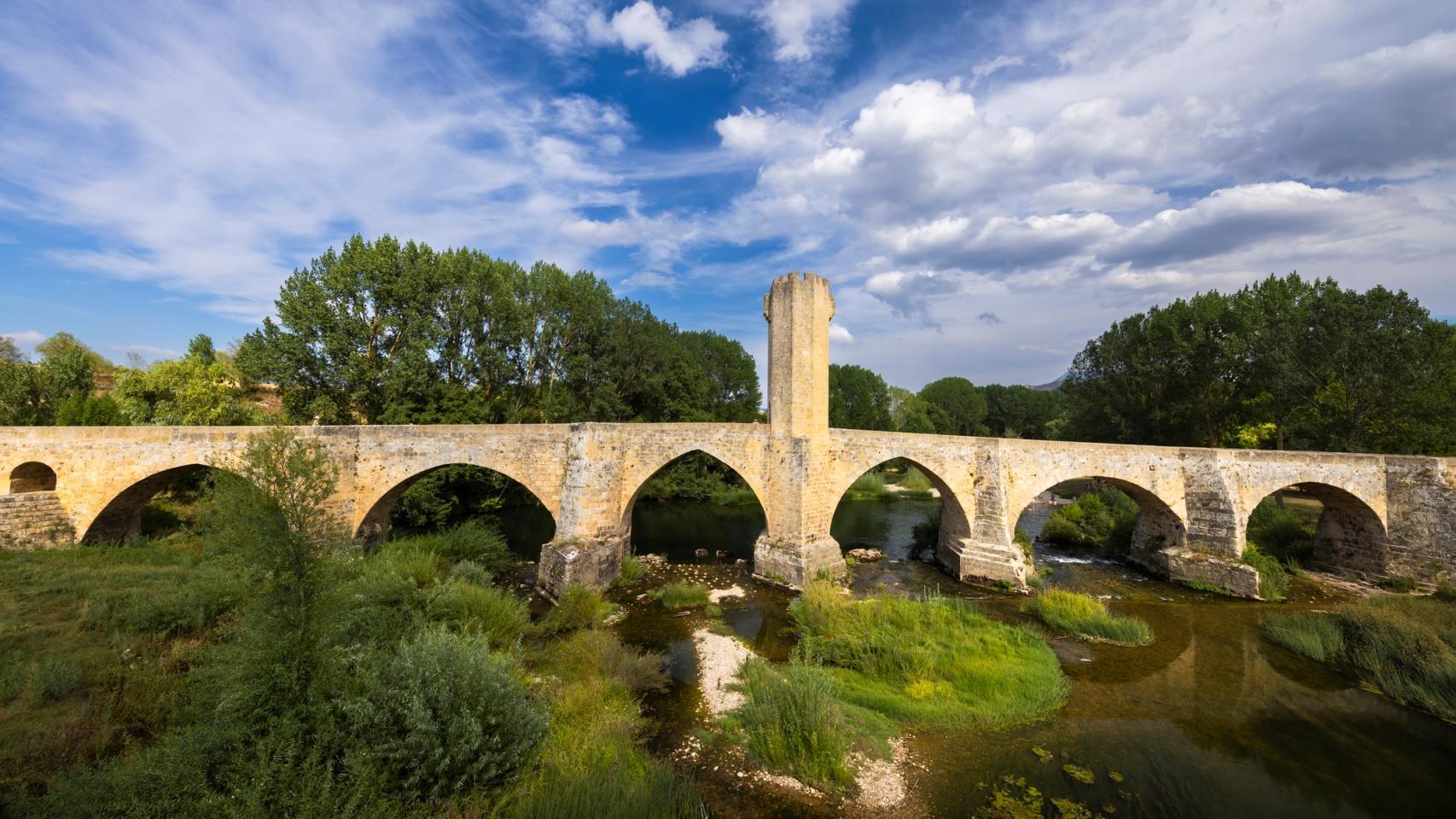 Puente medieval de Frías sobre el río Ebro