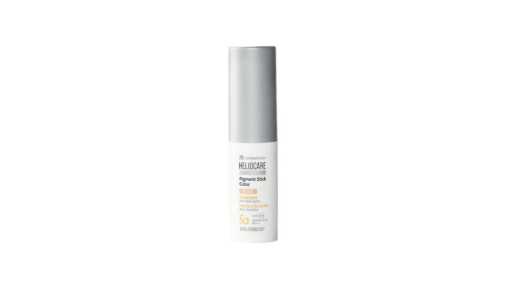 Uno de los lanzamientos más recientes de Cantabria Labs, Pigment Stick Color SPF 50, de la línea HELIOCARE. Disponible en PromoFarma por 20,99 €.