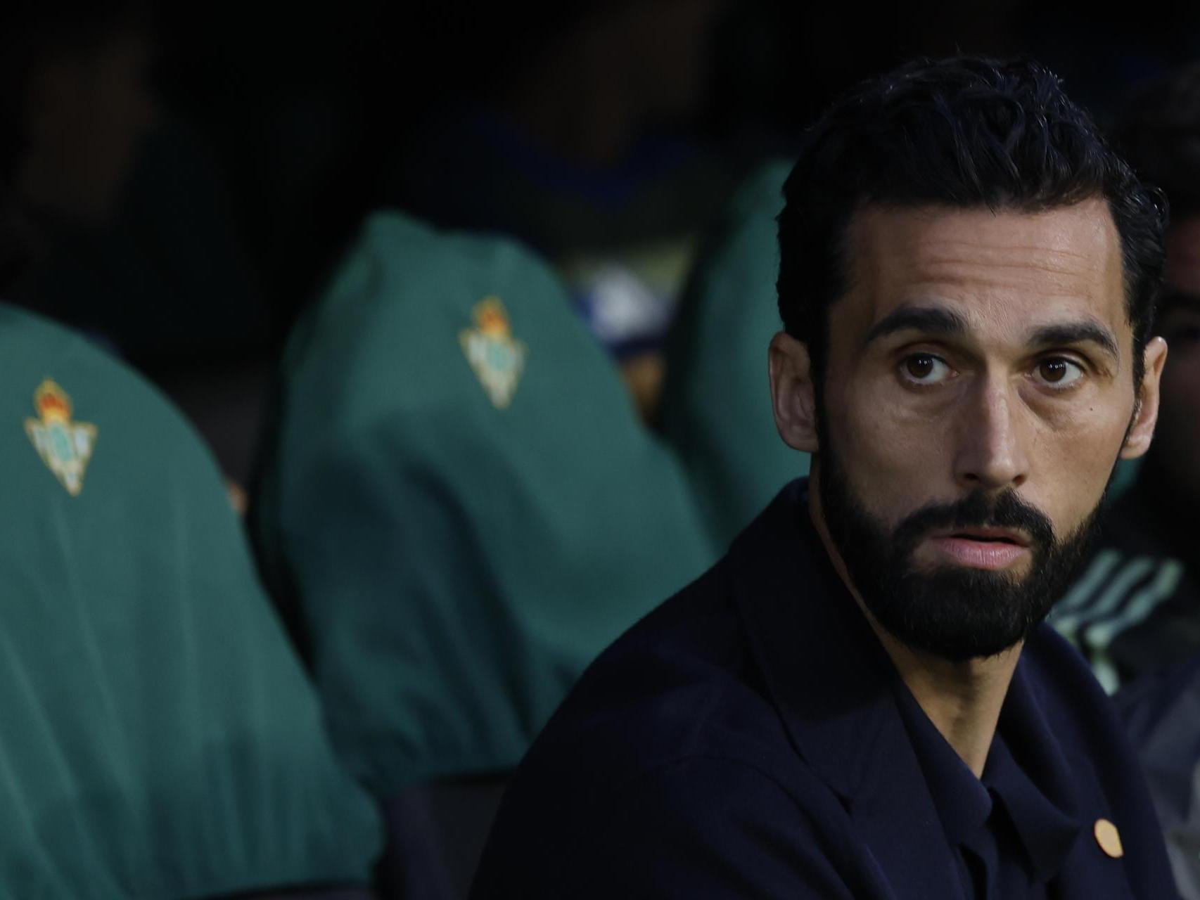 Álvaro Arbeloa, en el banquillo del Real Madrid en La Cartuja