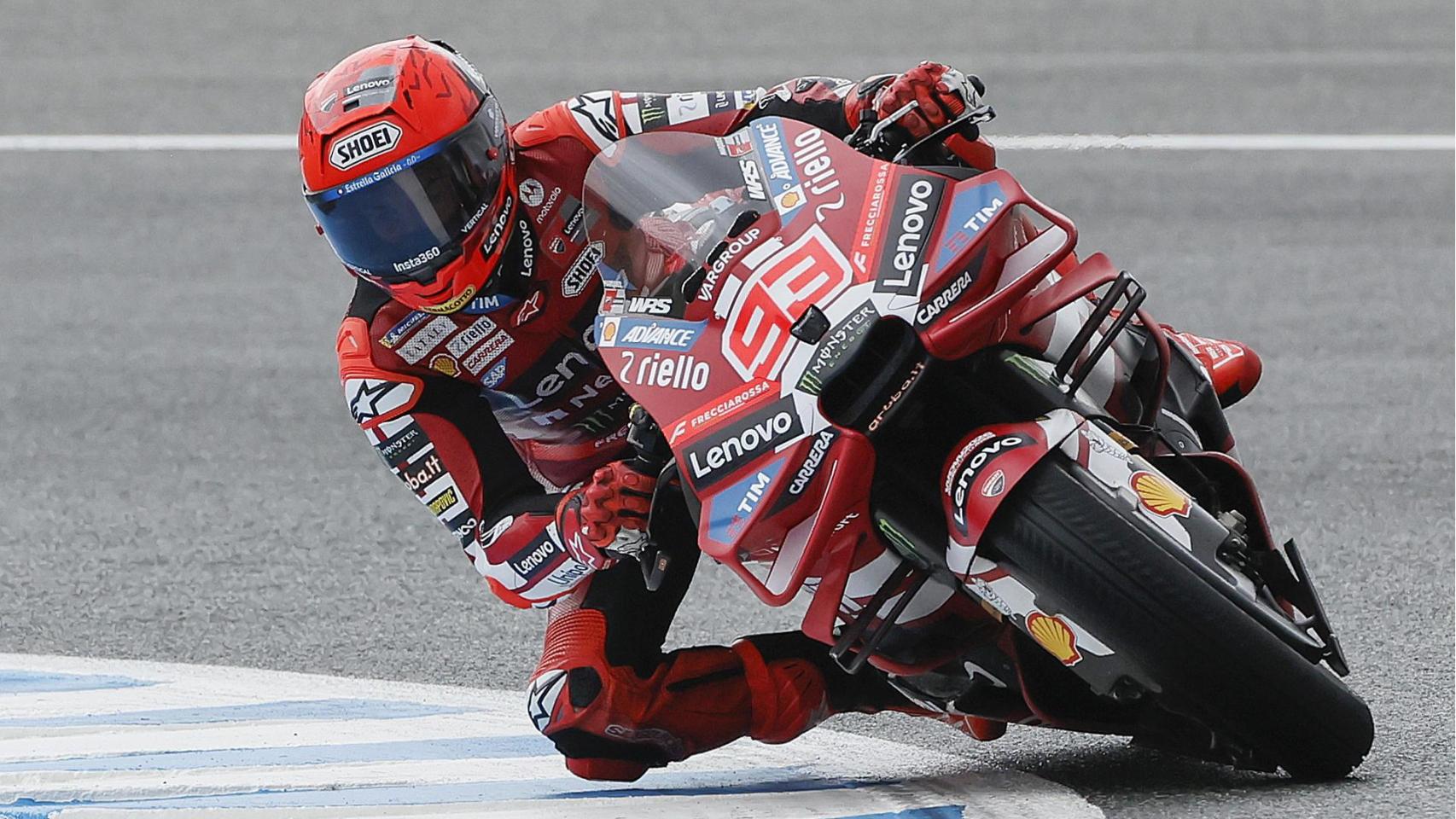 Marc Márquez traza un viraje con su Ducati Desmosedici GP26, en el circuito Ángel Nieto de Jerez.
