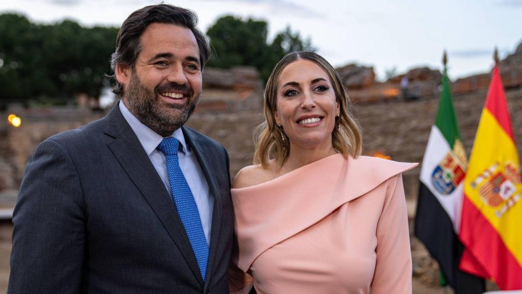 Paco Núñez, presidente del PP de Castilla-La Mancha junto a María Guadiola.