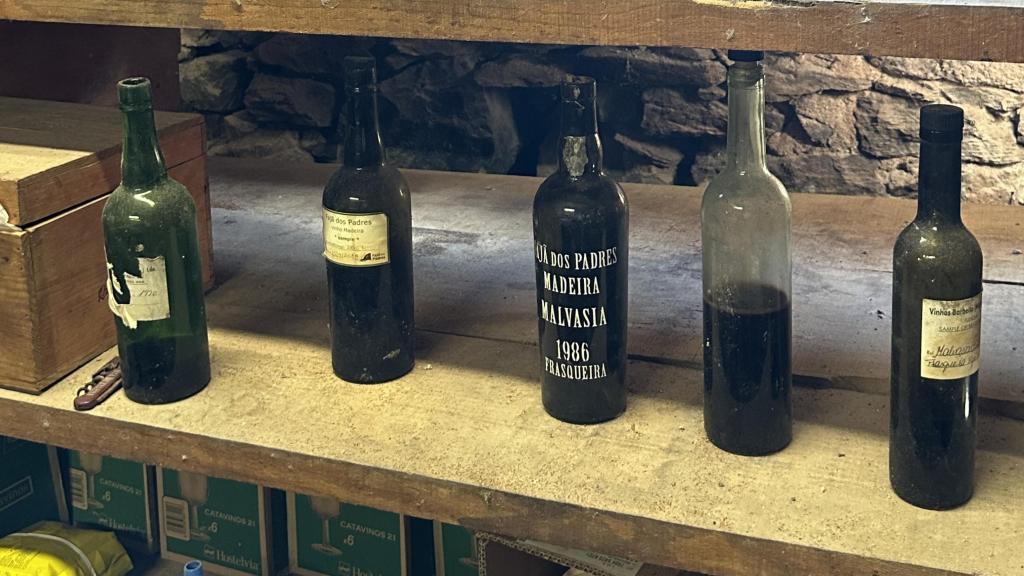 Algunos vinos que conservan elaborados antiguamente.