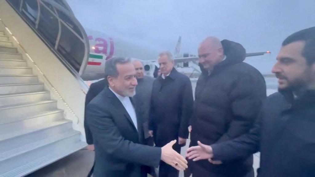 Abbas Araghchi a su llegada a Rusia este lunes.