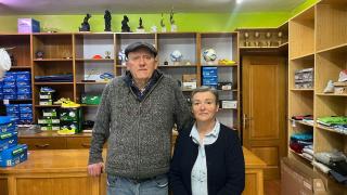 Manolo y María Jesús, propietarios de Deportes Albeniz