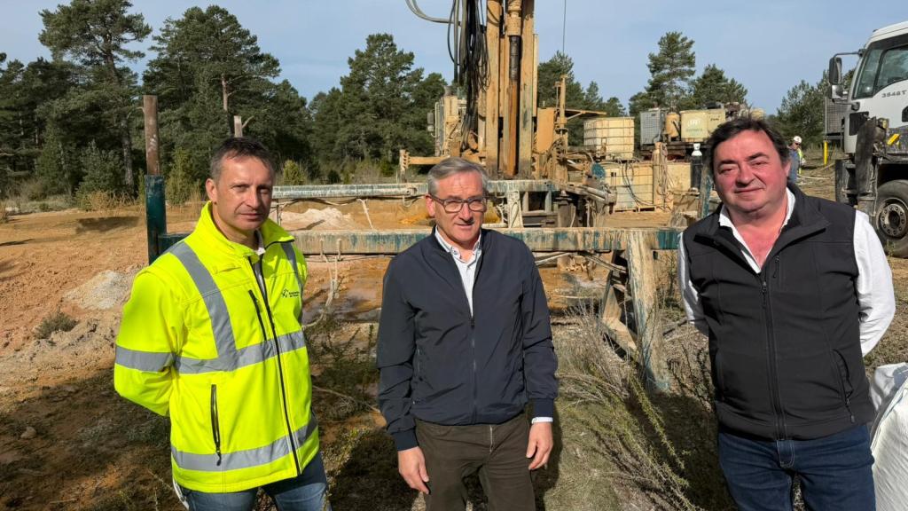 Joaquín Juste, en el centro, junto a Ignacio Baeta y Ricardo Altabas en la actuación.