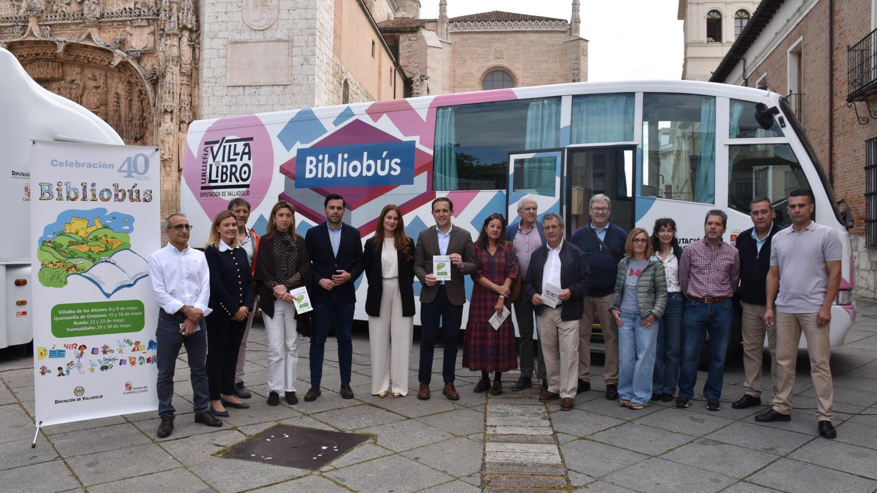 El presidente de la Diputación de Valladolid, Conrado Íscar, durante la presentación del programa de actividades por el 40 aniversario del servicio de bibliobuses de la Institución Provincial, este lunes en Valladolid