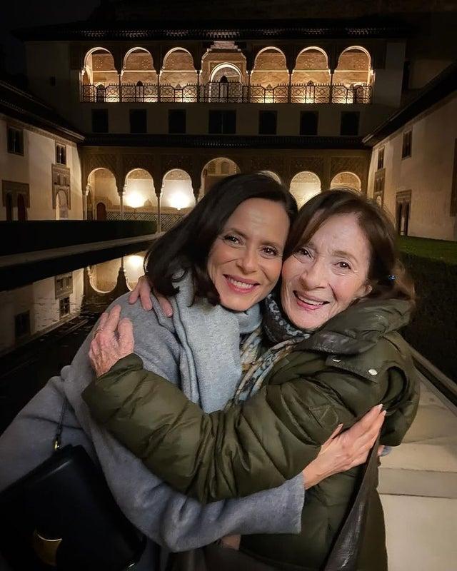Aitana Sánchez-Gijón y su madre, recién fallecida.