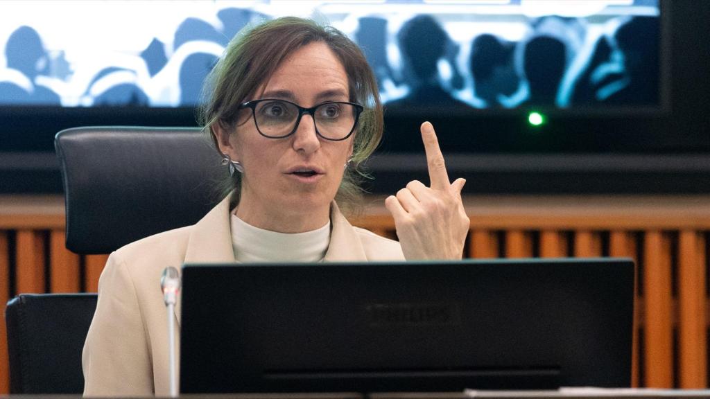 La ministra de Sanidad, Mónica García, durante la jornada parlamentaria ‘Reset al Odio Digital de este lunes 27 de abril.