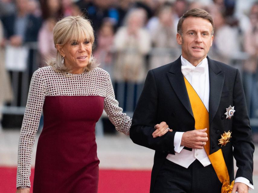 El presidente de Francia con su esposa, Brigitte.