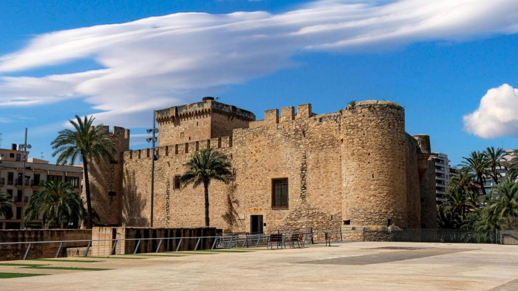 El castillo de Elche a vista completa.
