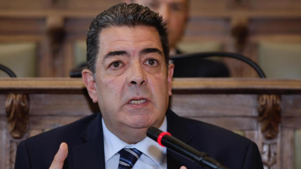 Alberto Gutiérrez Alberca durante la sesión plenaria de este mes de abril en el Ayuntamiento de Valladolid.