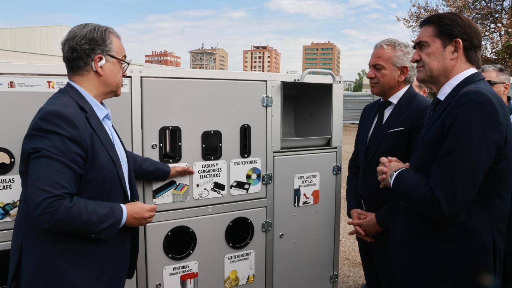 Presentación de los nuevos puntos limpios móviles para el mundo rural