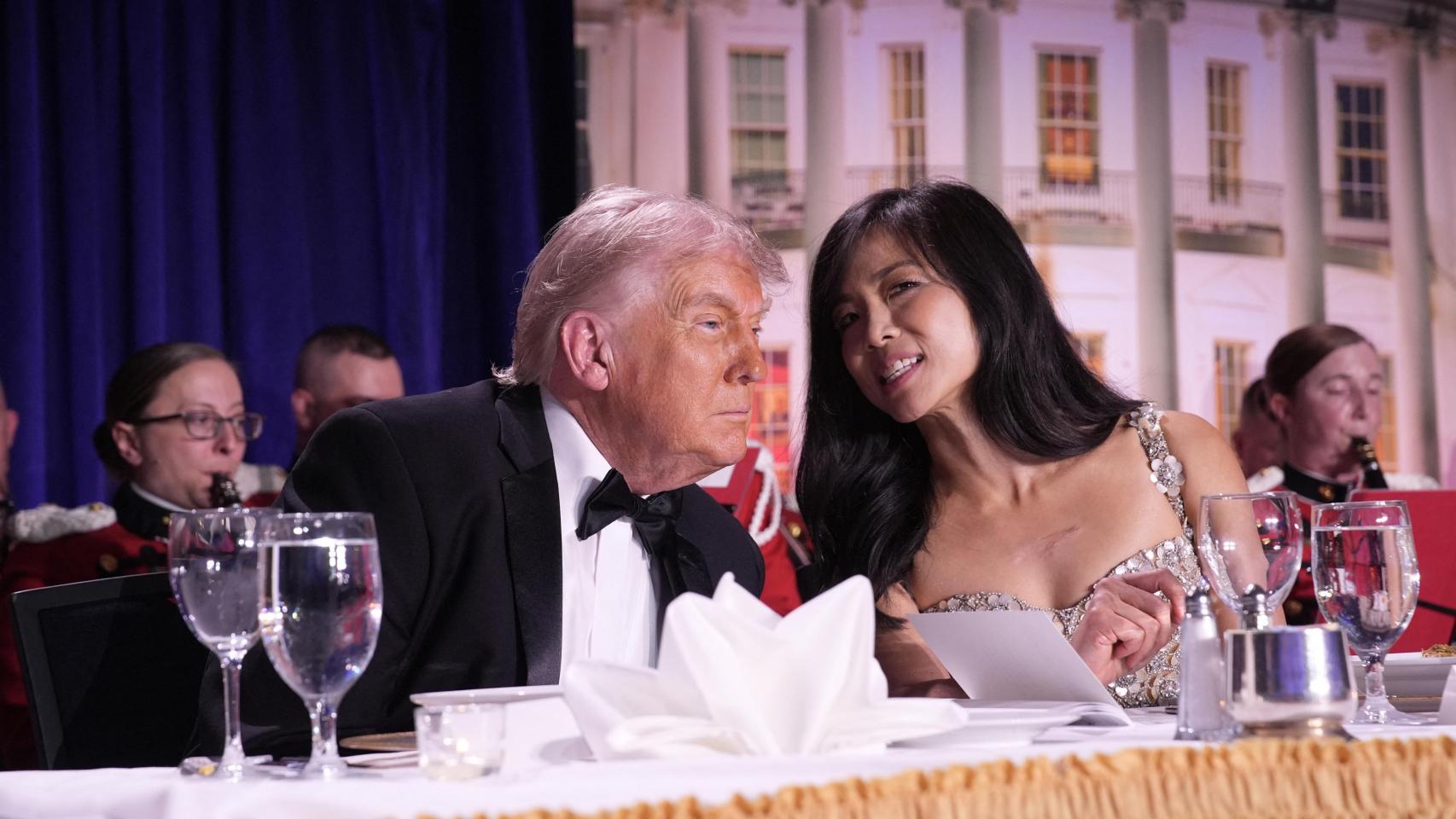 Donald Trump y Weijia Jiang en el hotel Hilton