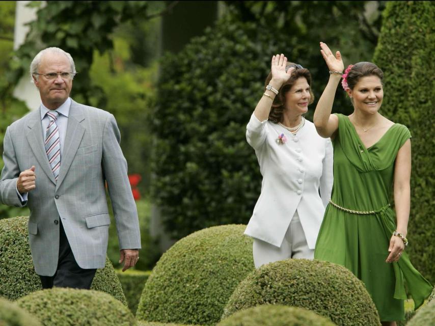 Carlos Gustavo junto a su mujer y su hija la princesa Victoria.