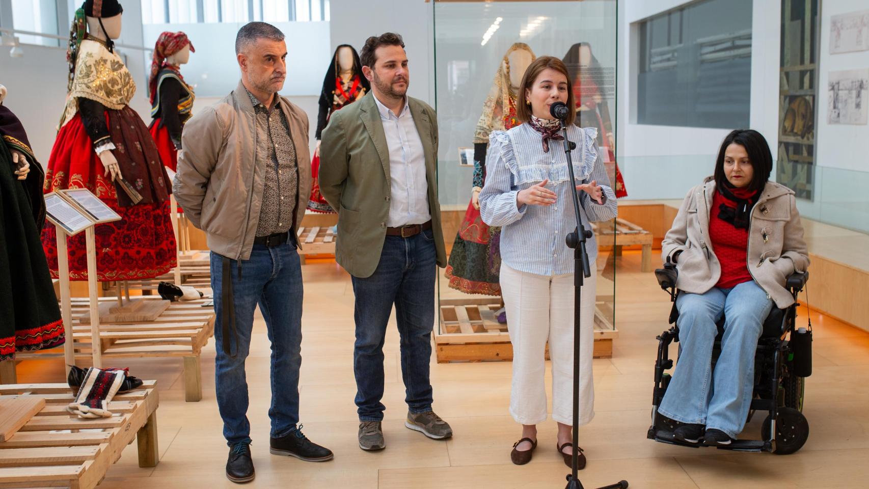 Inauguración de las exposiciones del VI Festival Internacional de Indumentaria Tradicional 'Collectio InduFest.