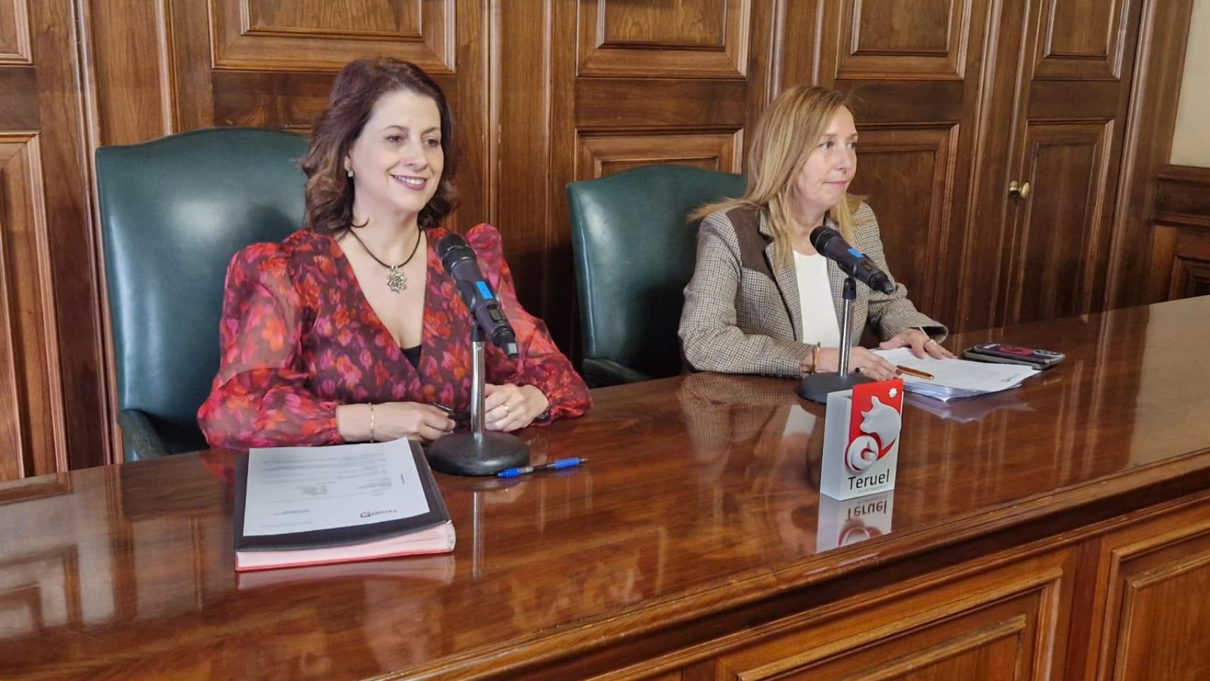 La alcaldesa de Teruel, Emma Buj, presenta las nuevas ayudas para el alquiler.