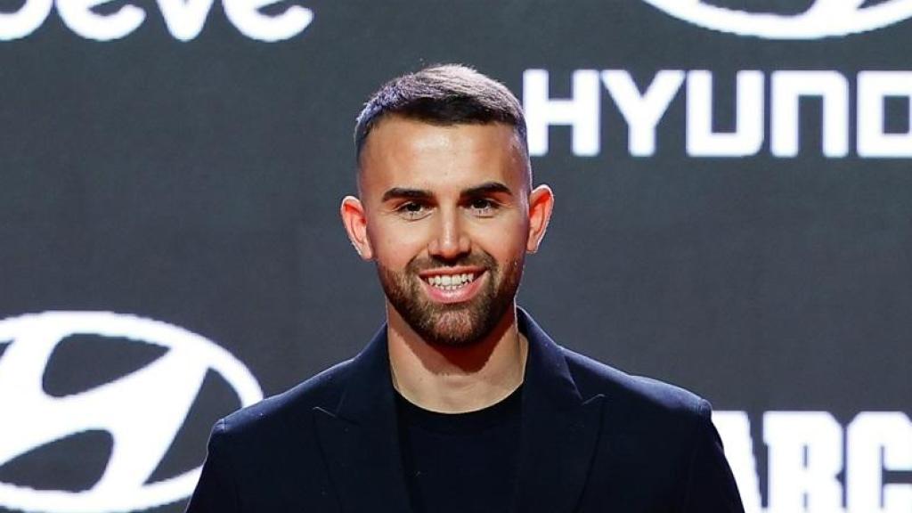 Borja Mayoral recibiendo un premio.