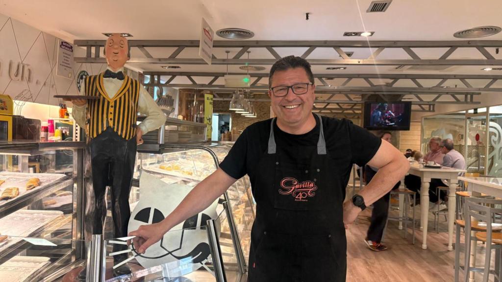 Miguel Ángel Compadre, propietario de la cafetería Gavilla