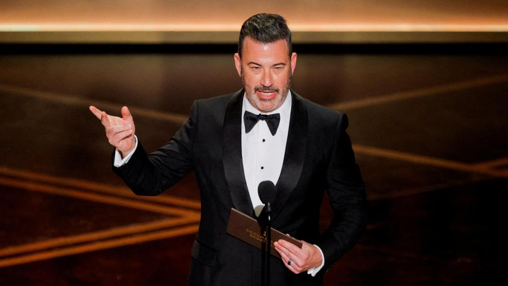 Jimmy Kimmel habla en el escenario durante la ceremonia de los Premios Óscar en la 98.ª edición de los Premios de la Academia en Hollywood, Los Ángeles, California, EE. UU., 15 de marzo de 2026. 