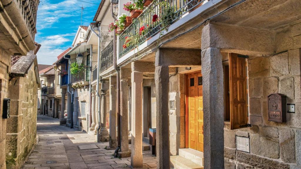 Callejuela de piedra en Combarro (Pontevedra)