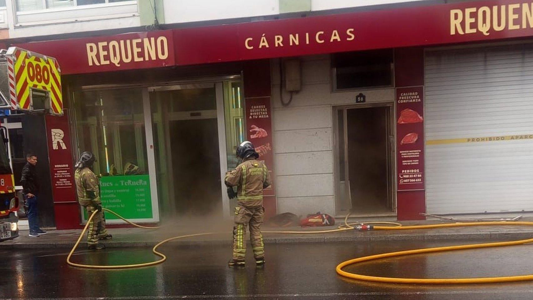 Arde una carnicería en Ourense. 