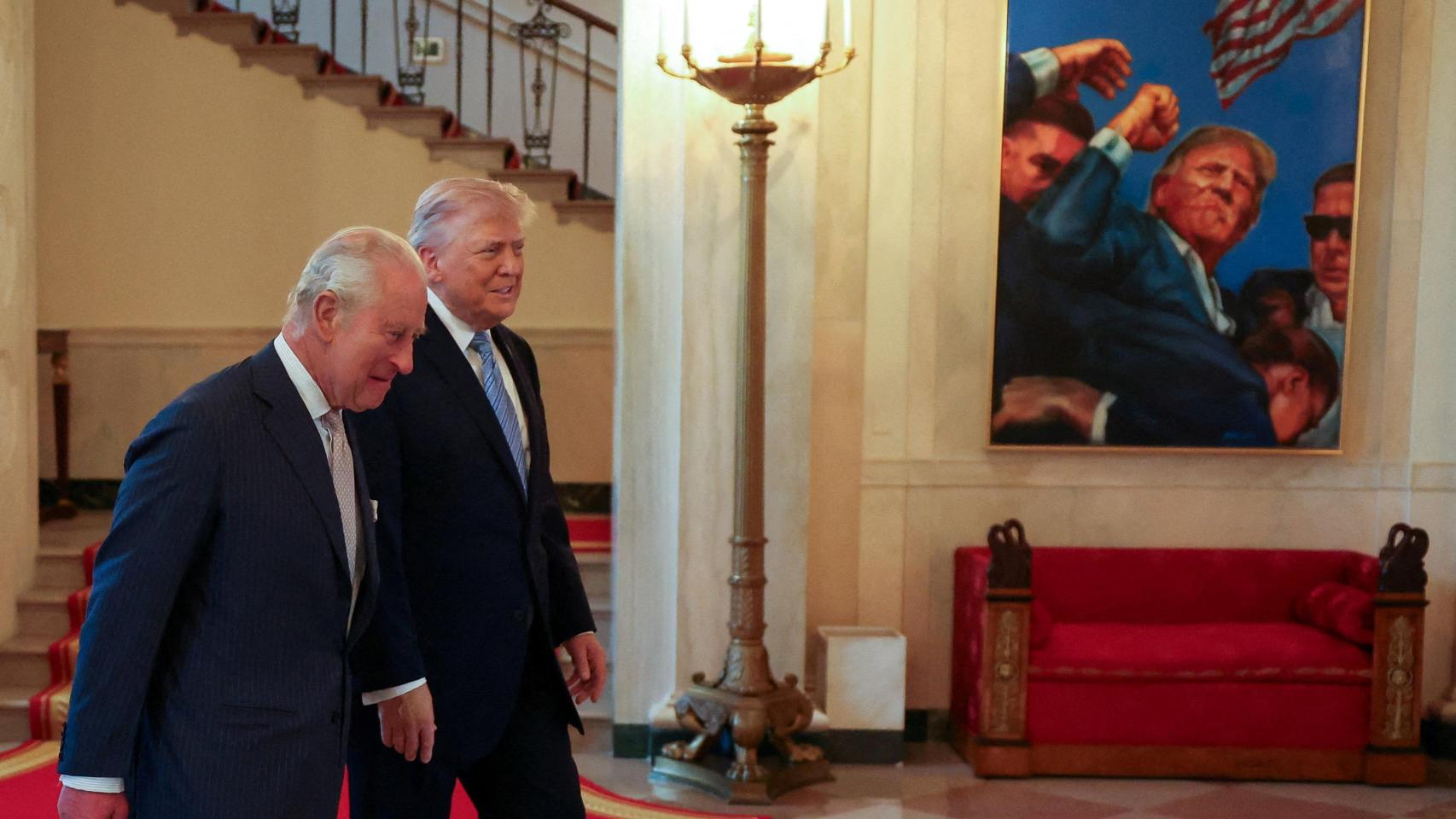 Donald Trump y Carlos III durante su encuentro en la Casa Blanca este lunes.