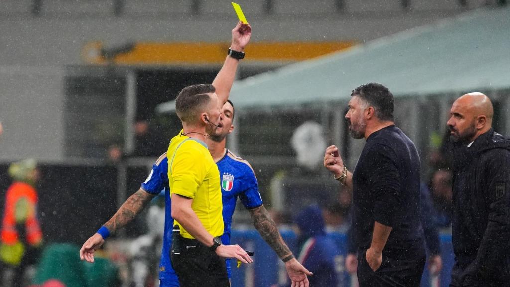 Gattuso, seleccionador de Italia, recibe una tarjeta amarilla
