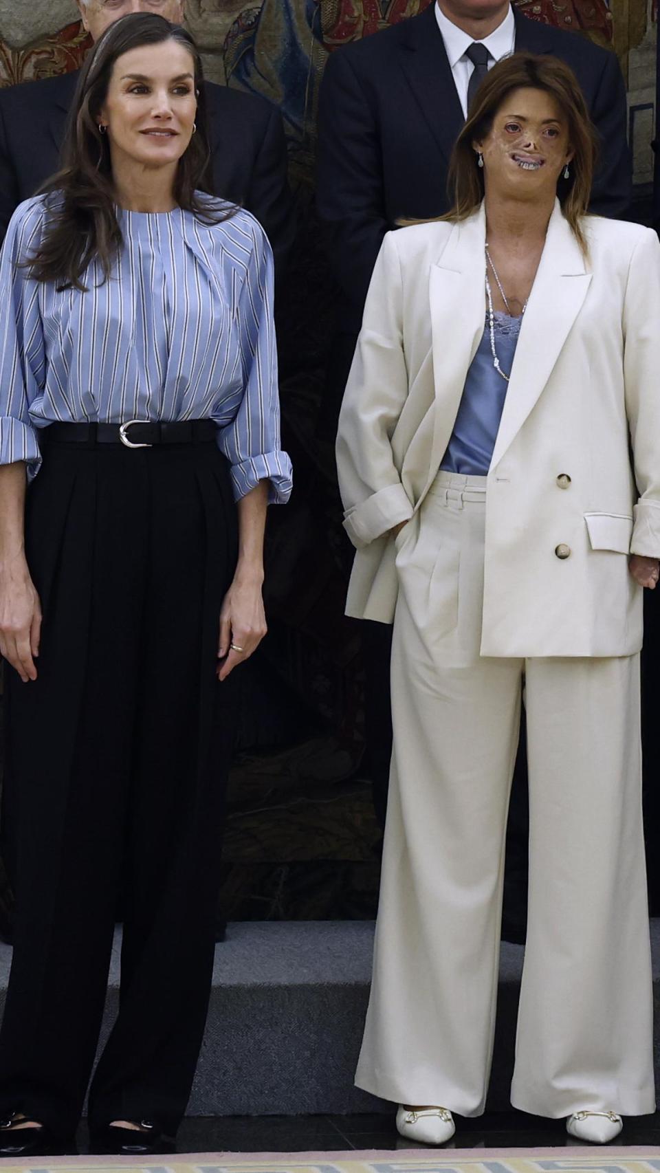 La reina Letizia junto a la vicepresidenta de FEDER.